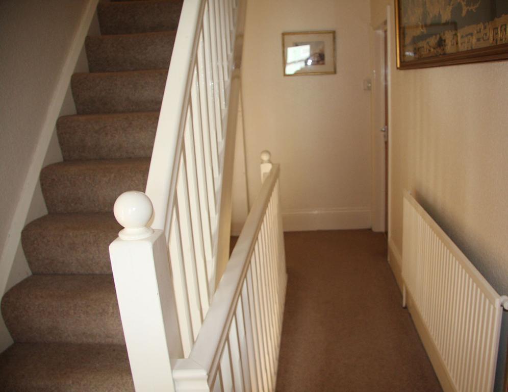 Dove Court Mini Lodge Almondsbury Exterior photo