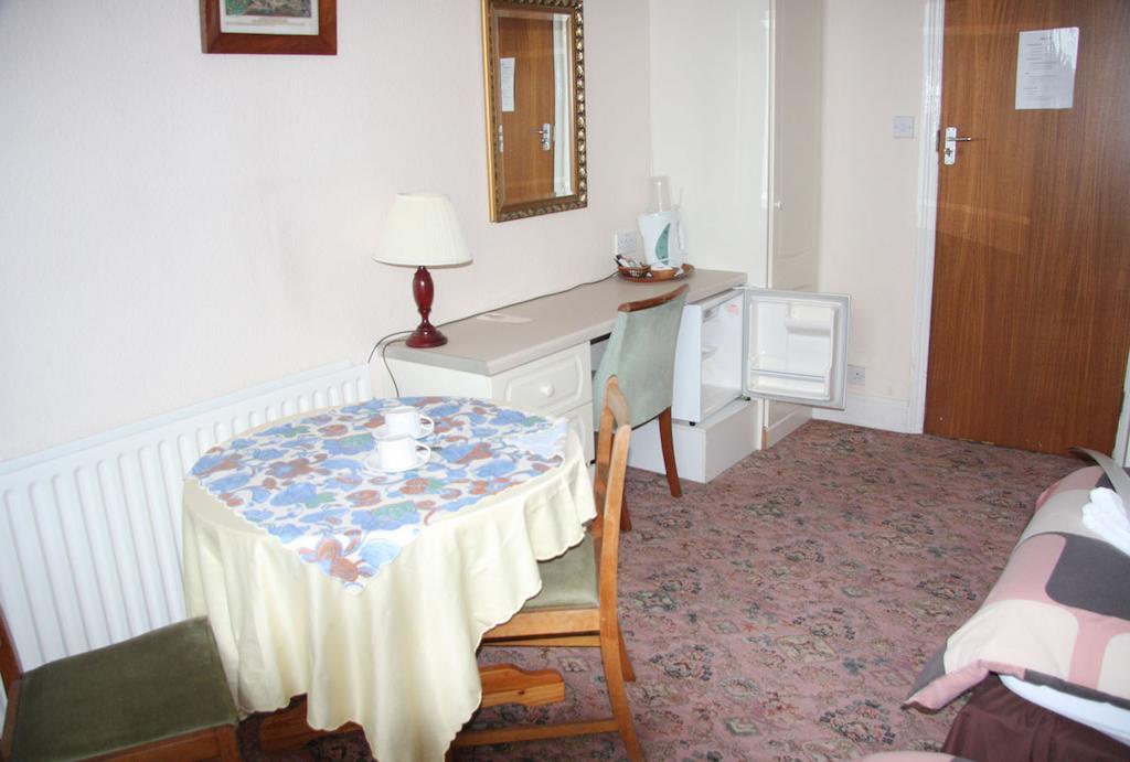 Dove Court Mini Lodge Almondsbury Exterior photo